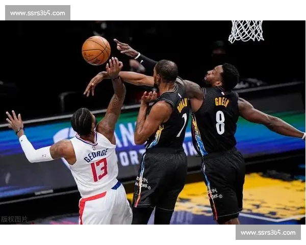 胜负关键：深度剖析比赛中的关键时刻与决策如何影响最终结果